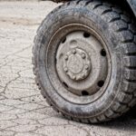 De ce evităm să vindem anvelope foarte vechi